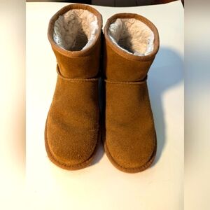 Koolaburra by Ugg Mini Boots, sz 6, in chestnut.